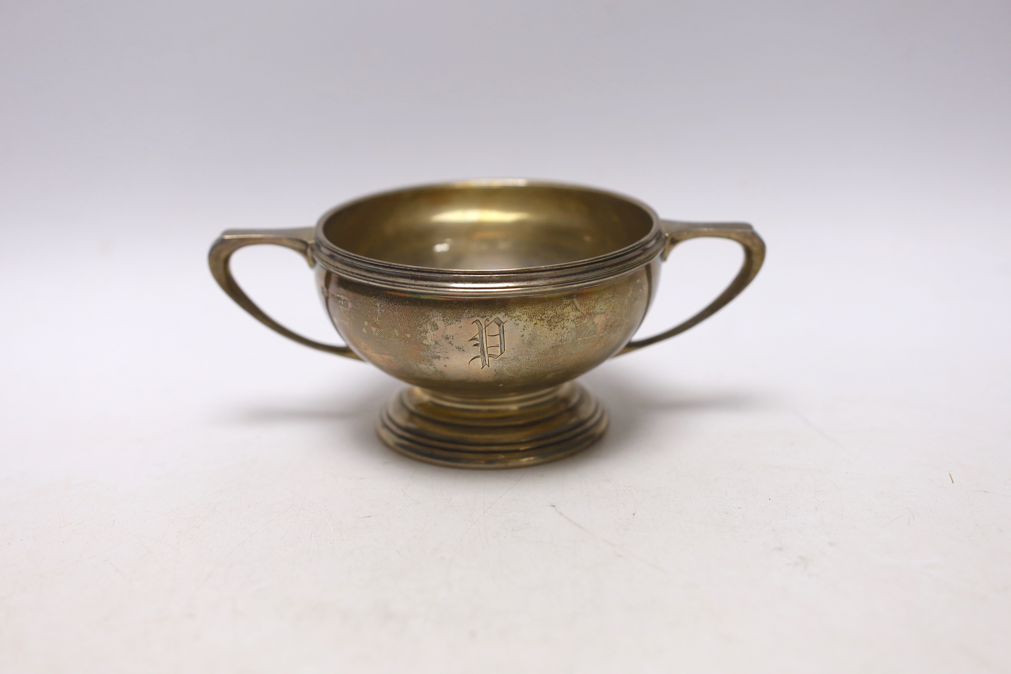 A George VI silver two handled sugar bowl, Mappin & Webb, Sheffield 1945, 6.8oz.